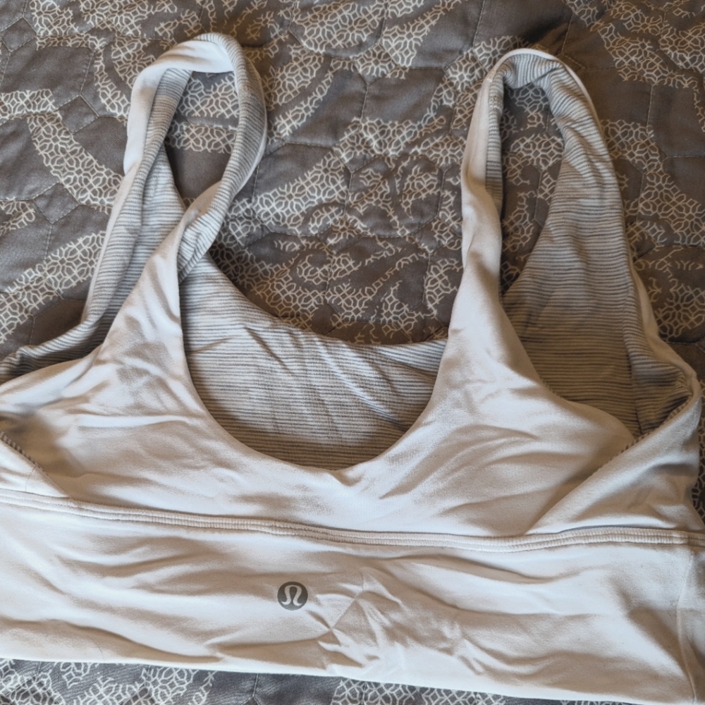 Lululemon size 8 reversible White Sports Bra